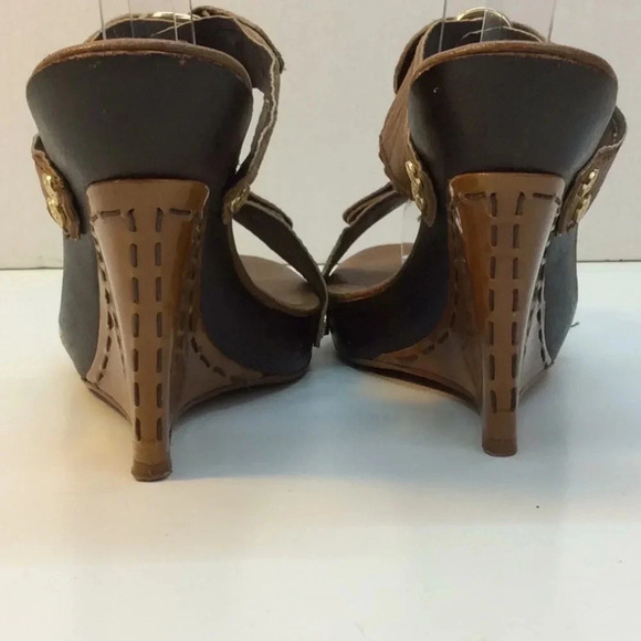 BCBG MAXAZRIA Tan & Brown Leather Wedges Size 8.5 - Picture 6 of 15